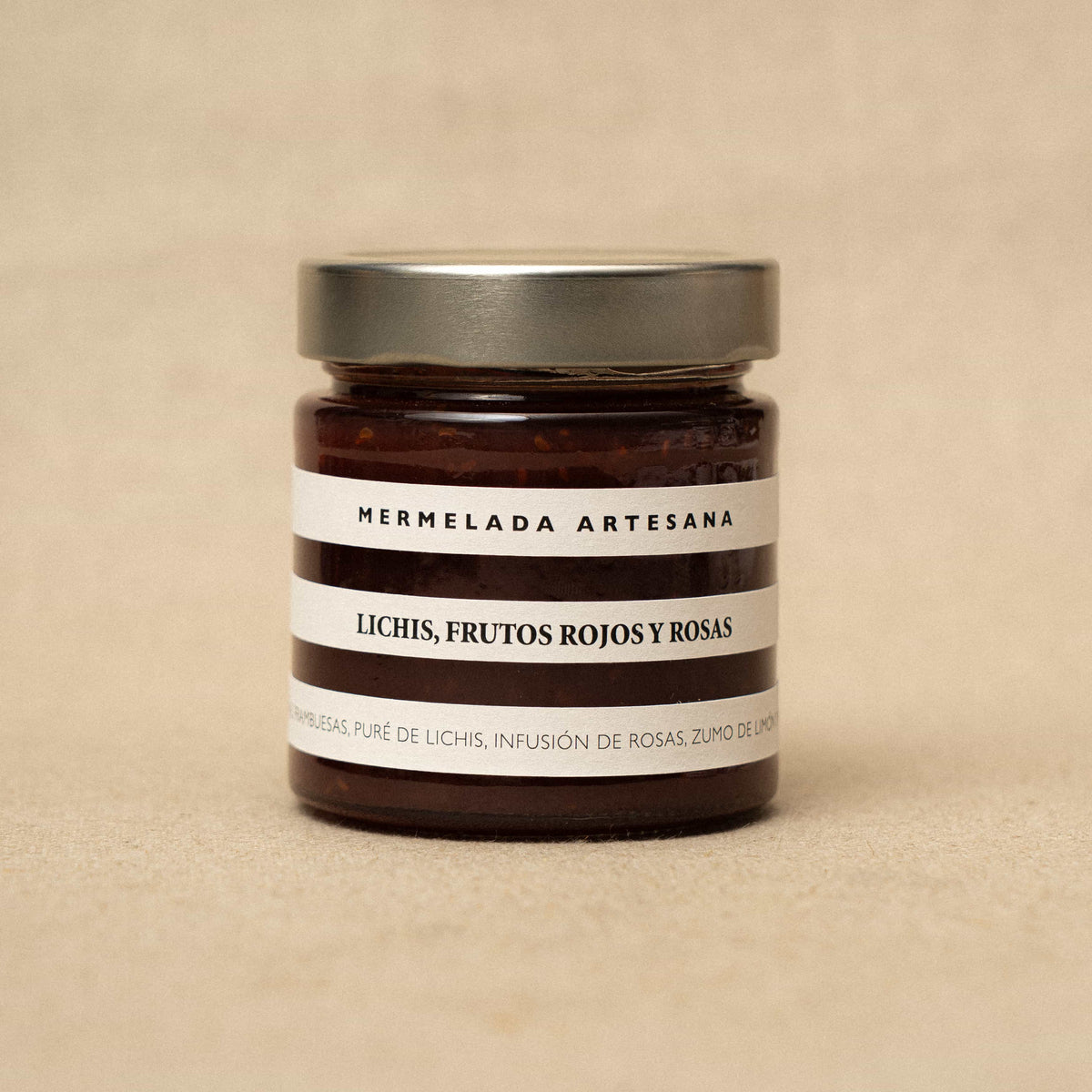 Mermelada de lichis, frutos rojos y rosas